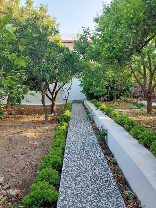 Mel'S Garden House In The Heart Of The City بودروم المظهر الخارجي الصورة