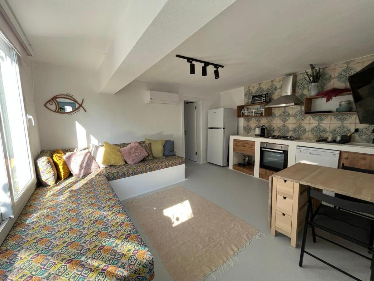 Mel'S Garden House In The Heart Of The City بودروم المظهر الخارجي الصورة